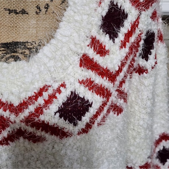 Monroe and Maine red and white fair aisle shop neck‎ fuzzy eyelash sweater tunic - Picture 6 of 7